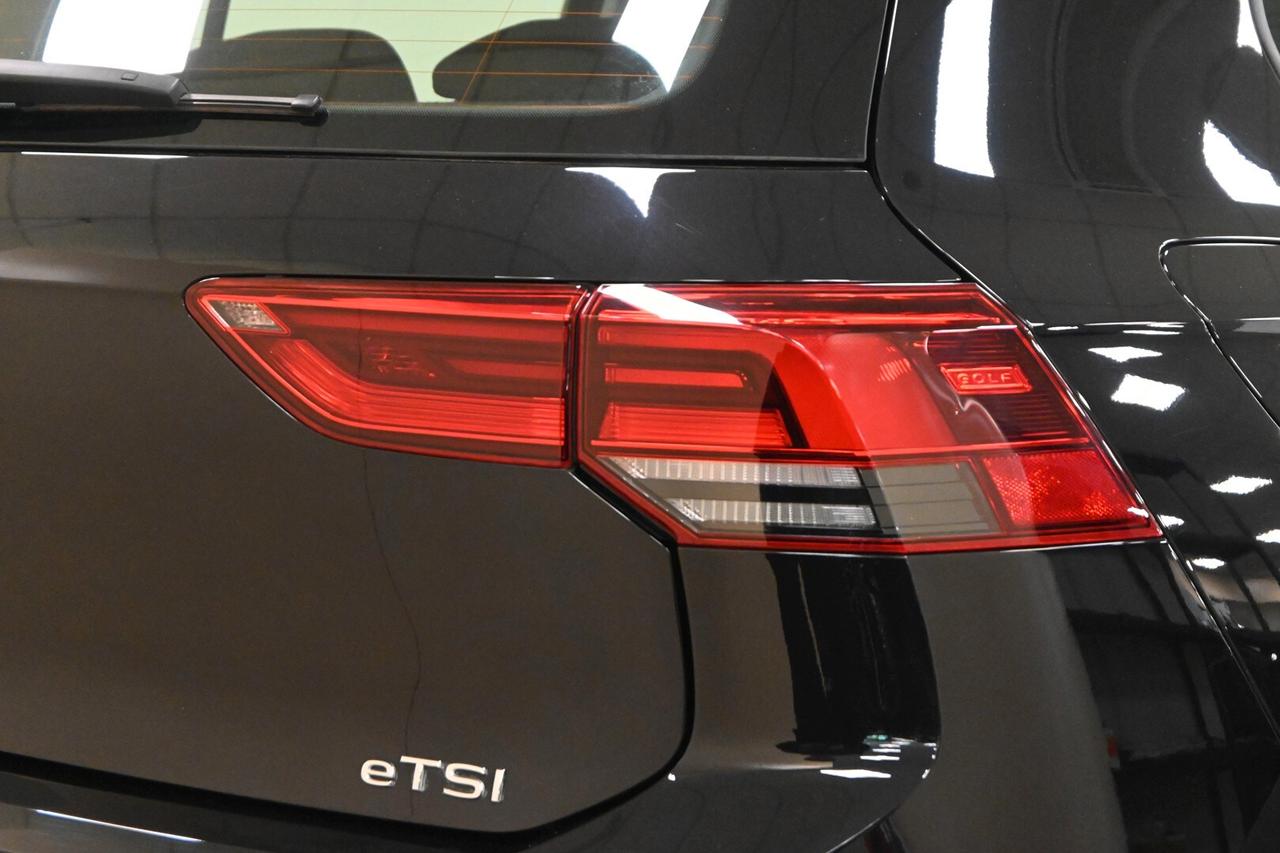 VOLKSWAGEN Golf 8ª serie Golf 1.0 eTSI EVO DSG...