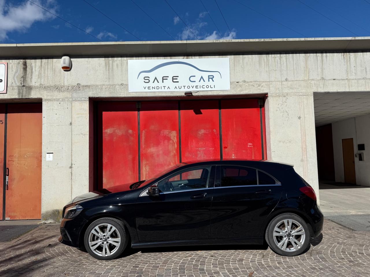 MERCEDES-BENZ 180 D PREMIUM AUTOMATIC