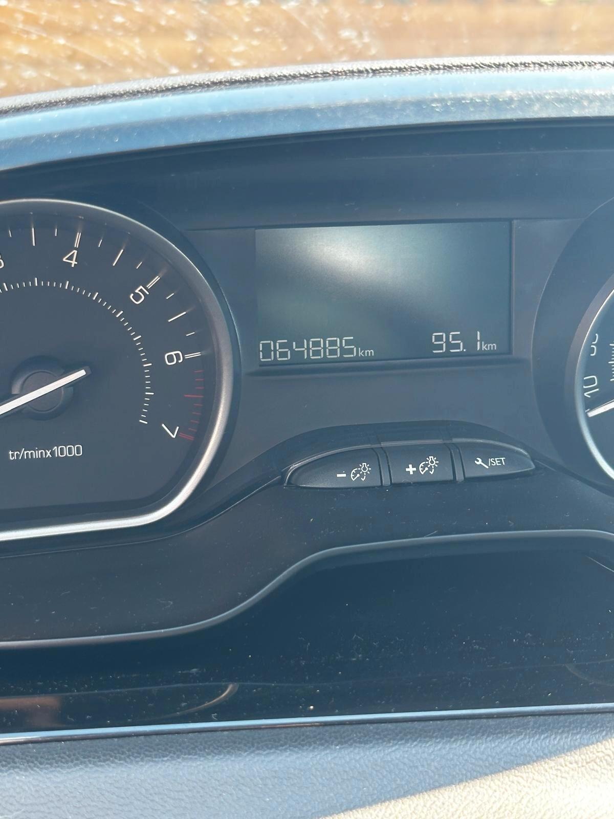 Peugeot 208 Allure