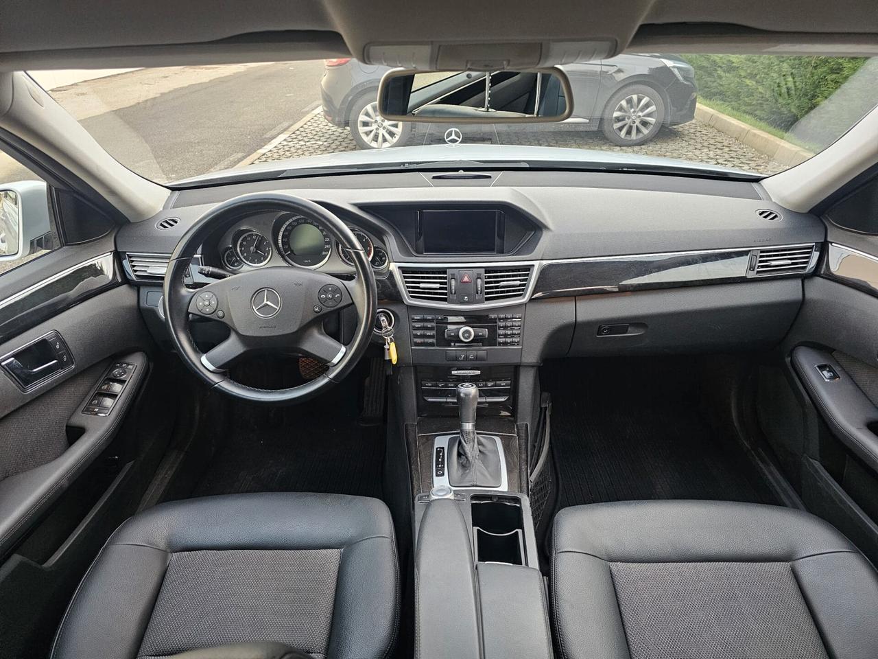 Mercedes-benz E 220 AVANTGARDE AMG