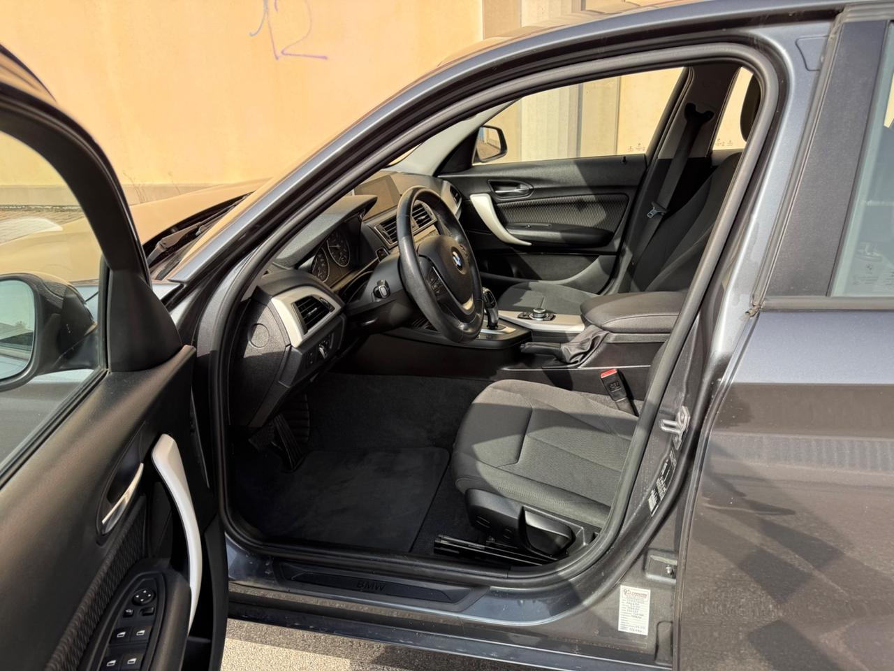 Bmw 118d 5p. Business Automatica