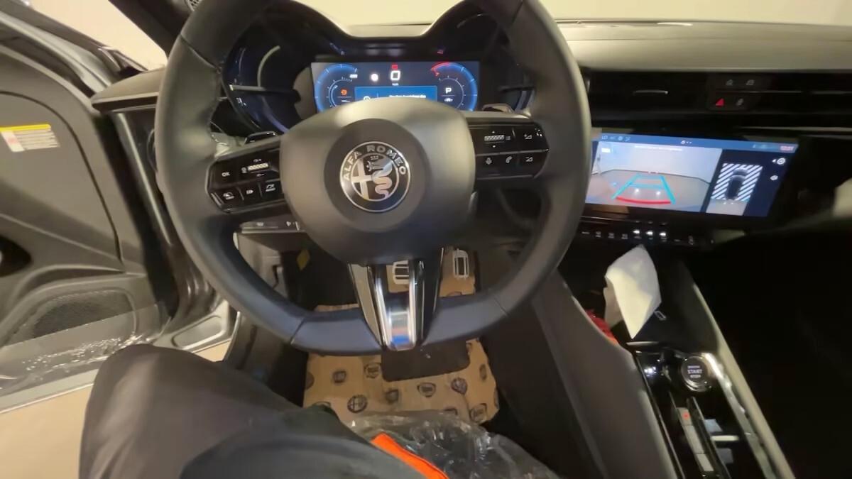 Alfa Romeo Junior 1.2 136 CV Hybrid eDCT6 Speciale KM0