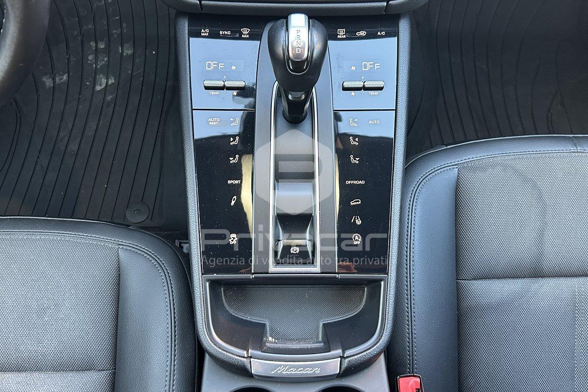 PORSCHE Macan 2.0