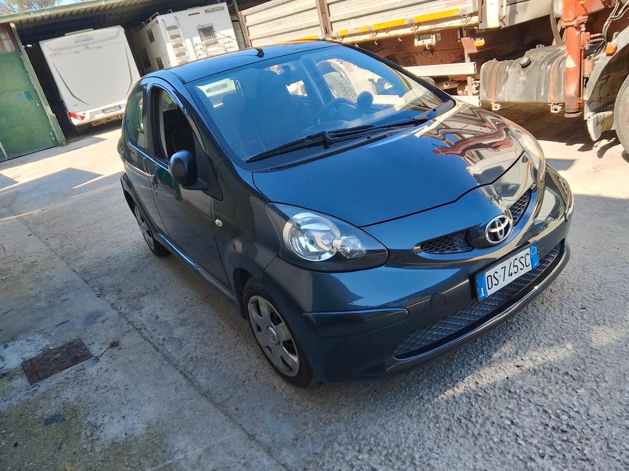 Toyota Aygo 1.0 12V VVT-i 5 porte
