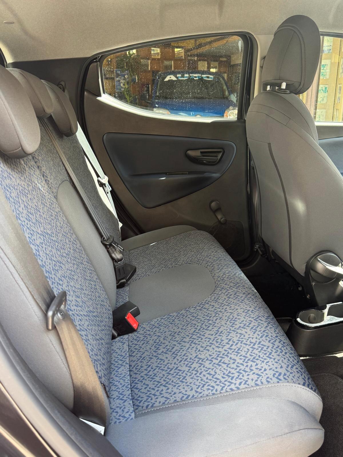 Lancia Ypsilon 1.0 FireFly 5 porte S&S Hybrid Gold
