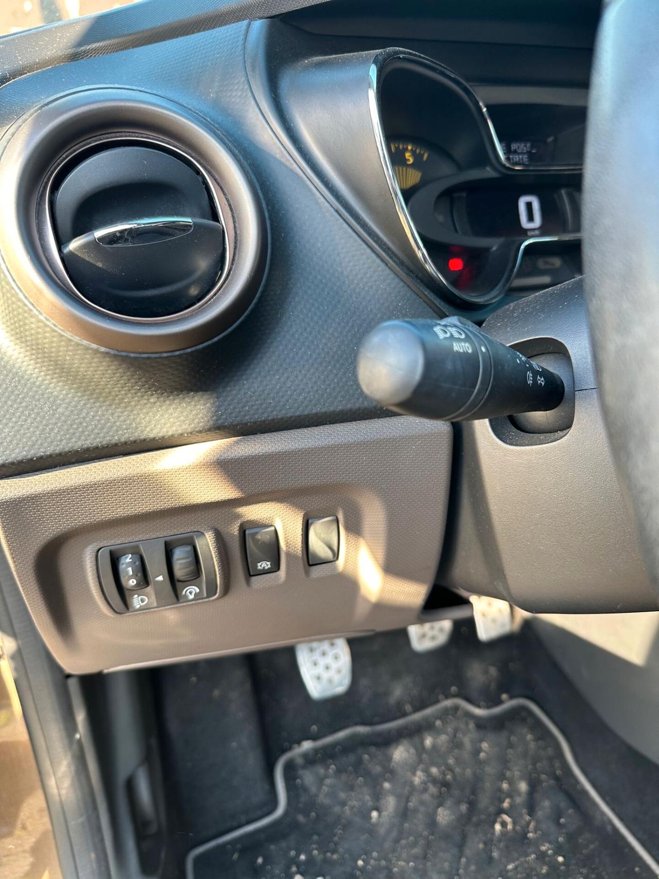 Renault Captur 1.5 90 Energy Iconic LEGGERMENTE SINISTRATA