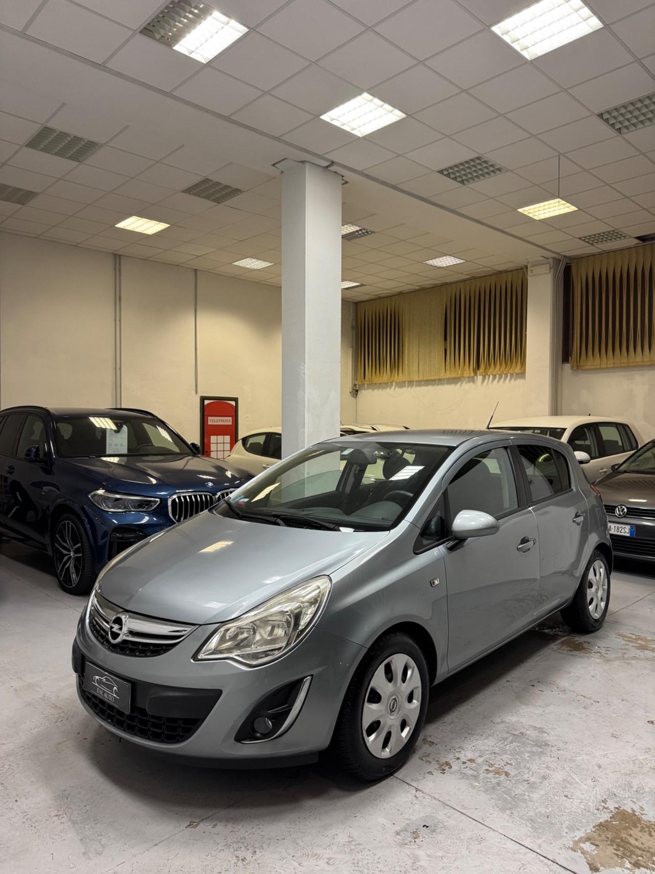 Opel Corsa 1.2 5 porte Cosmo
