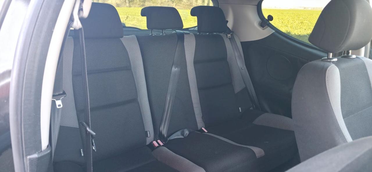 Peugeot 207 1.4 8V 75CV 3p. ONE Line neopatentati