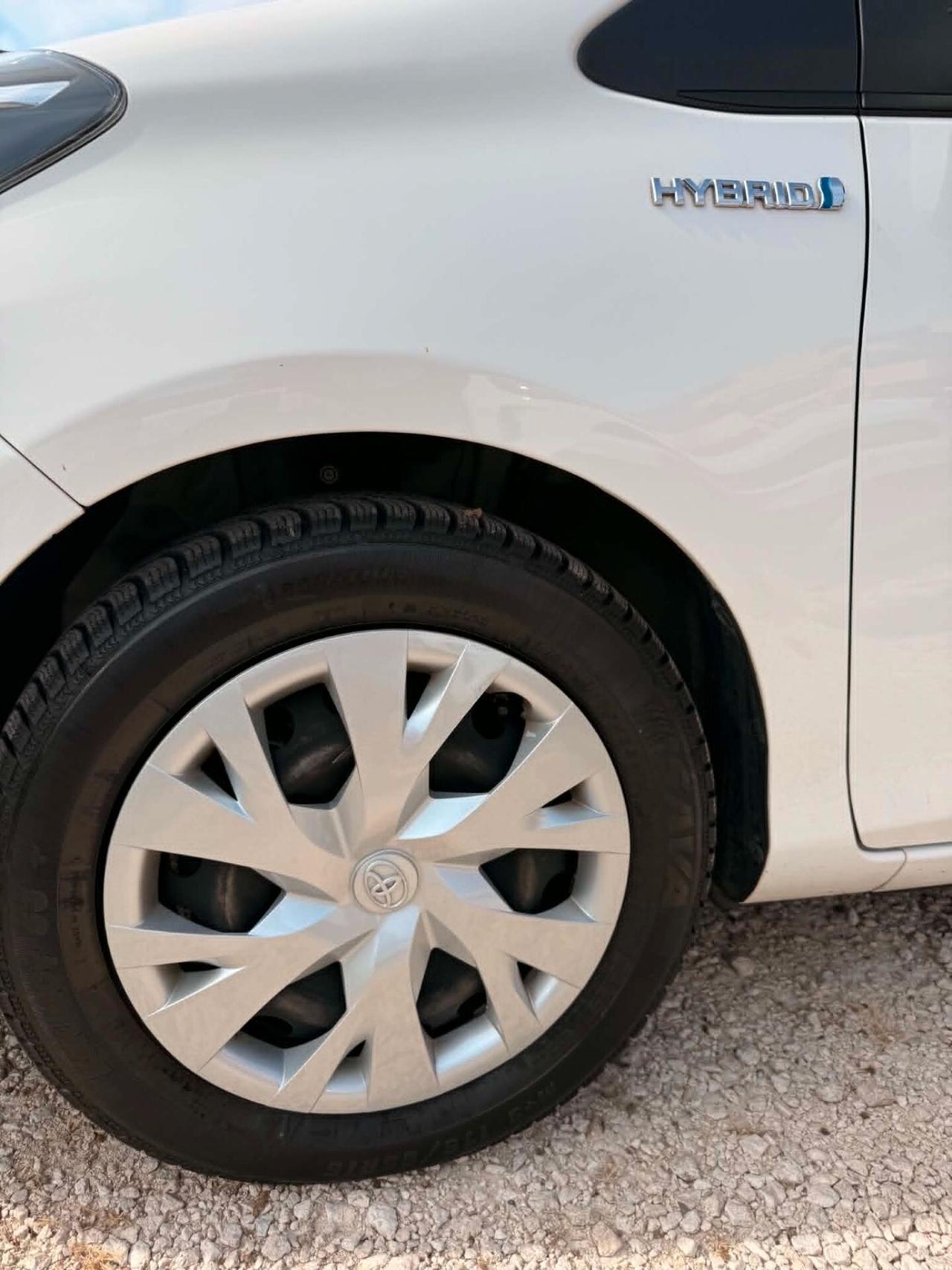 Toyota Yaris 1.5 Benz/Ibrida OK Neop. NO VINCOLO