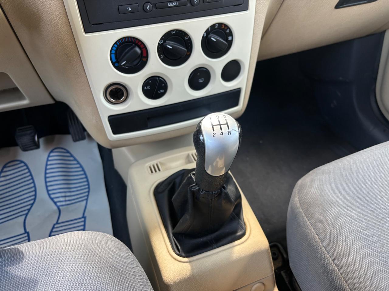 Ford Transit Connect Tourneo 1.8 TDCi 90CV GANCIO TRAINO
