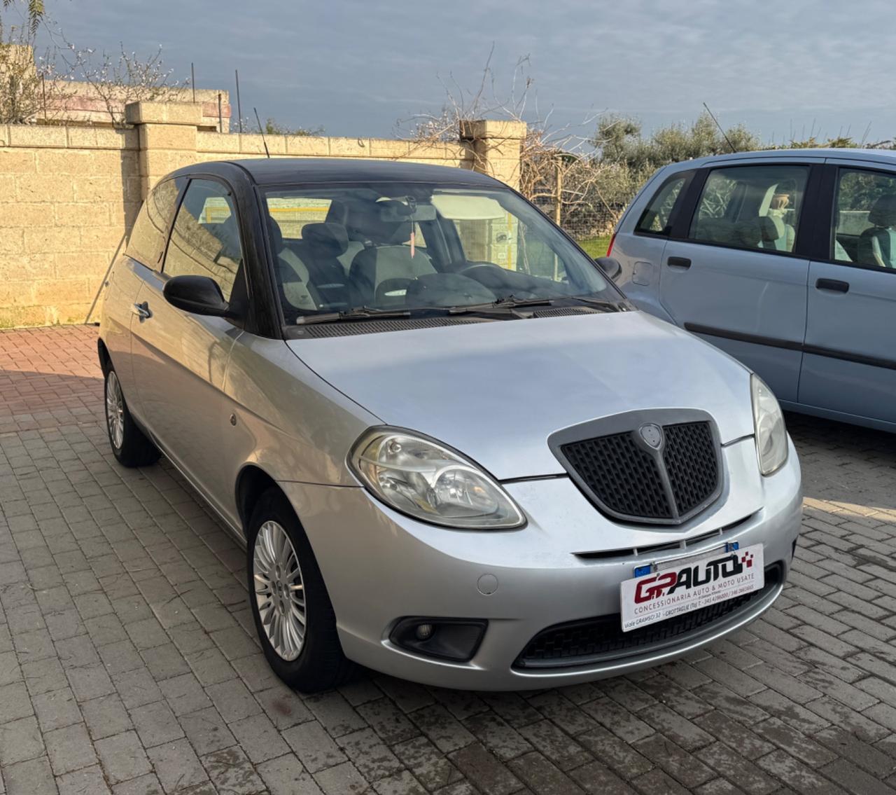 Lancia Ypsilon 1.3 MJT 75 CV NEOPATENTATI