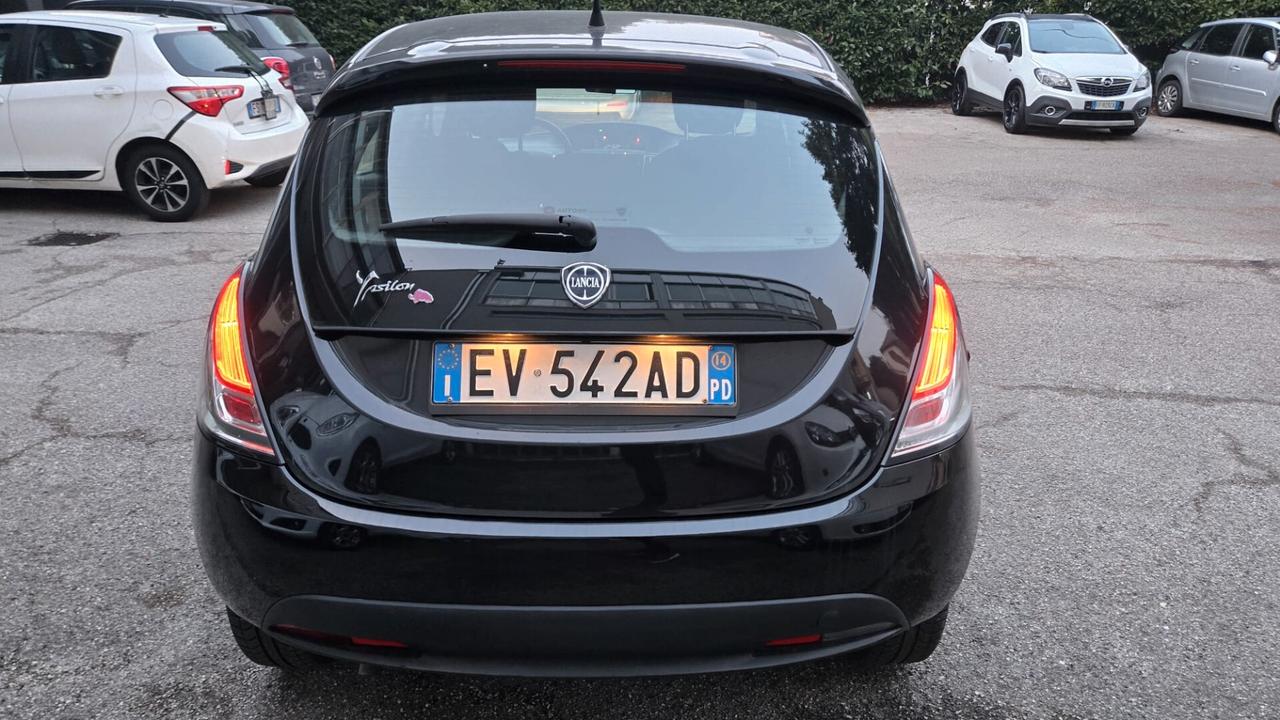 Lancia Ypsilon 1.2 69 CV 5 porte S&S Platinum