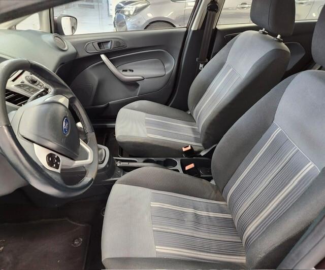 Ford Fiesta 1.4 TDCi 68CV 5 porte Titanium