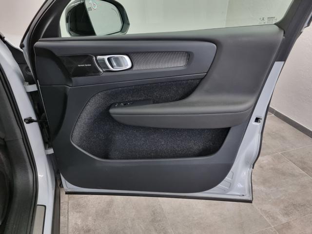 VOLVO XC40 D3 R-design
