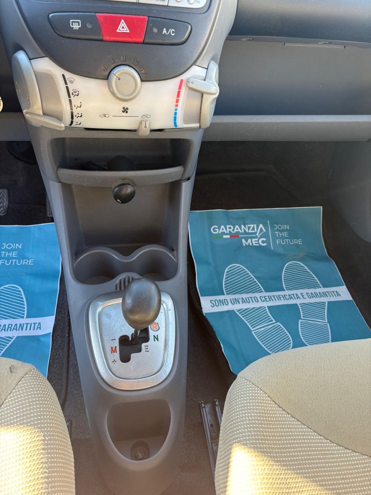 Peugeot 107 1.0 68CV 5p. Sweet Years 2Tronic