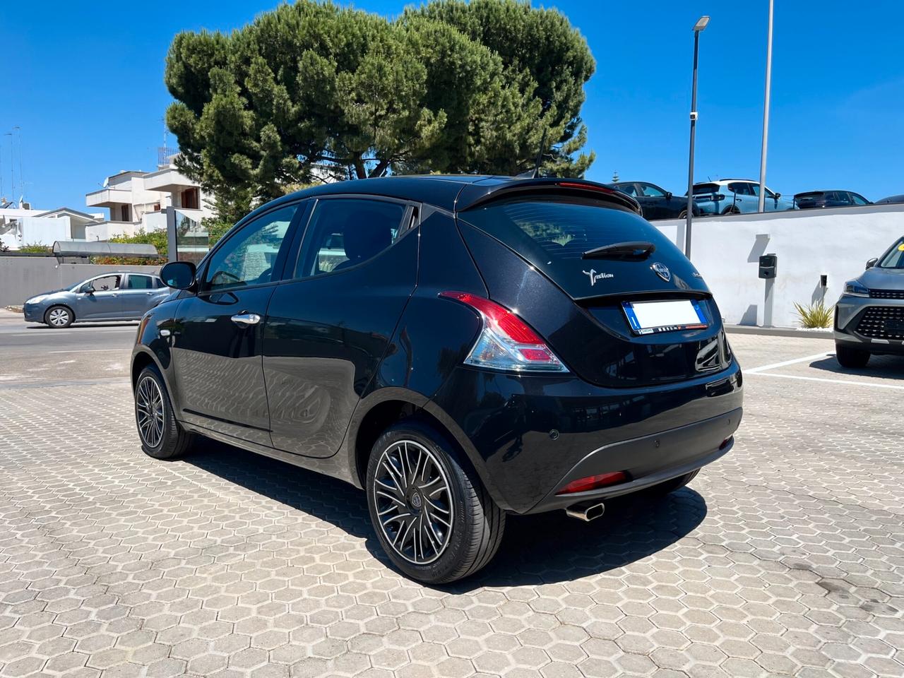 Lancia Ypsilon 1.0 FireFly 5 porte S&S Hybrid Gold