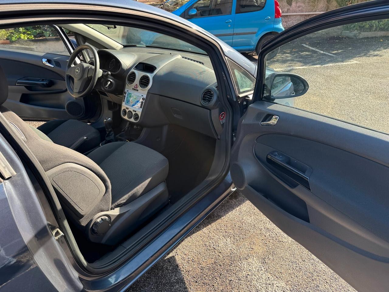 Opel Corsa 1.2 benzina 3 porte