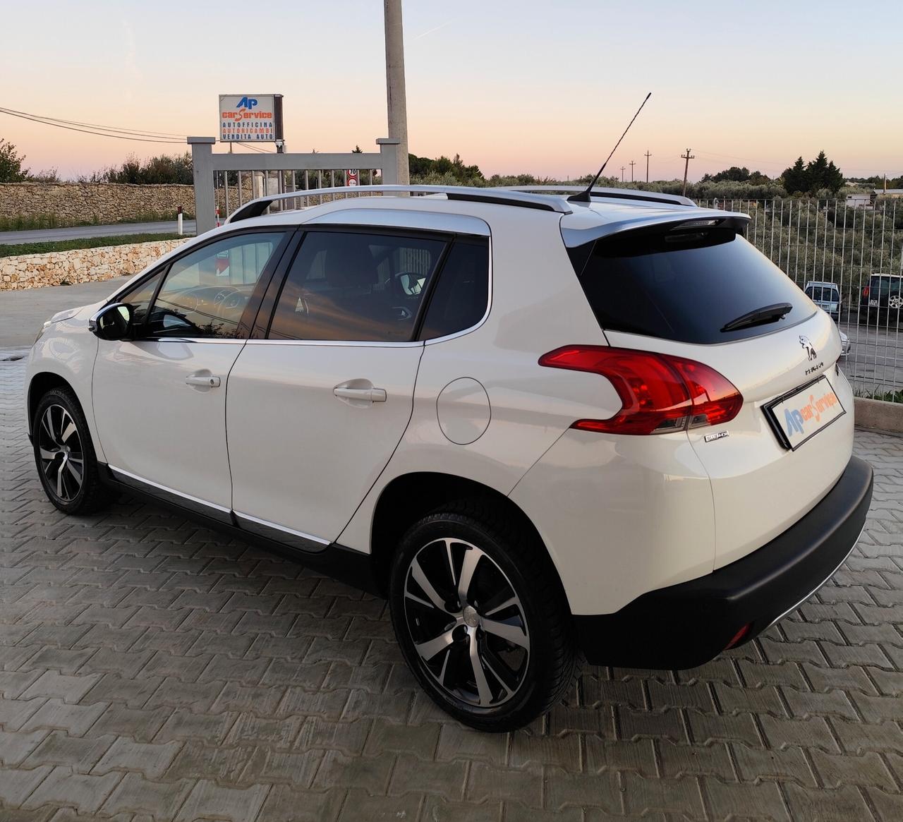 Peugeot 2008 BlueHDi 100 Allure