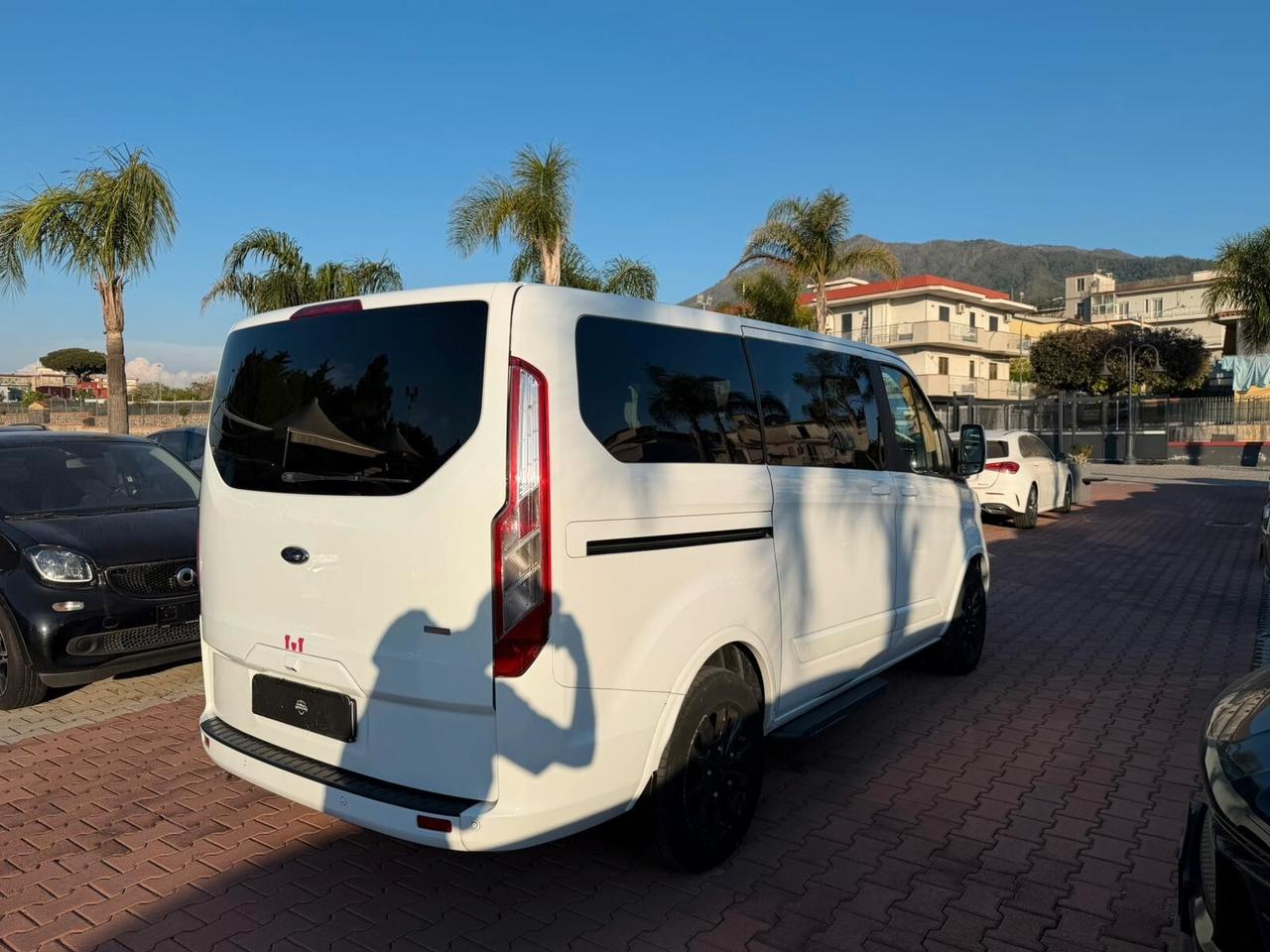 Ford Tourneo Custom 310 2.0 TDCi 130CV PL Titanium