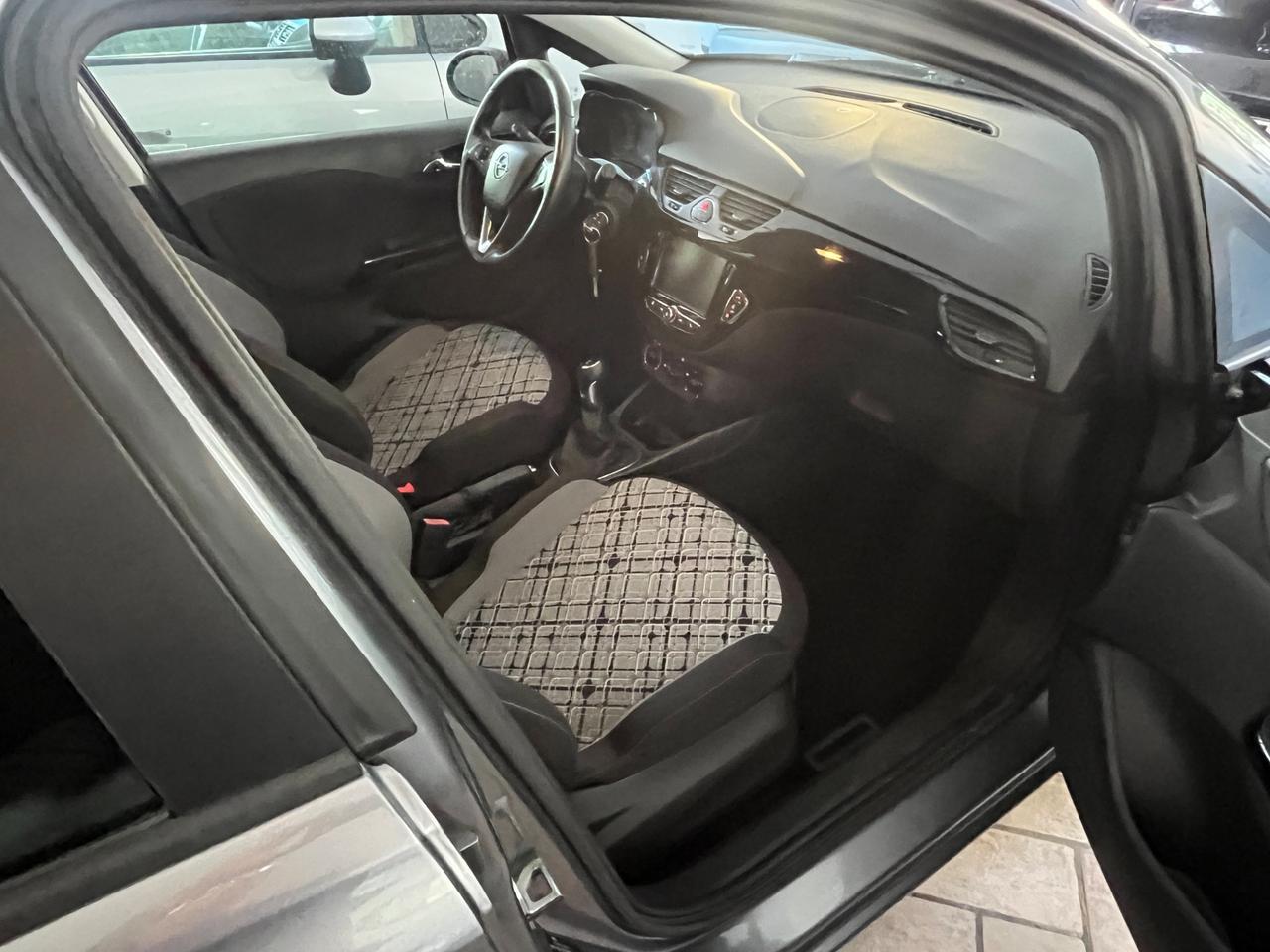 Opel Corsa 1.4 90CV GPL Tech 5 porte b-Color