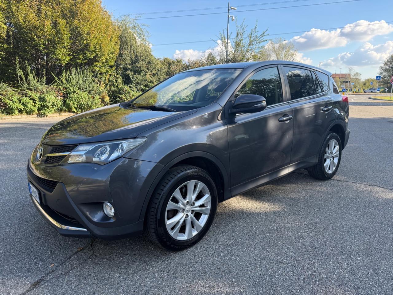 Toyota RAV 4 RAV4 2.0 D-4D 4WD Lounge White Ed.