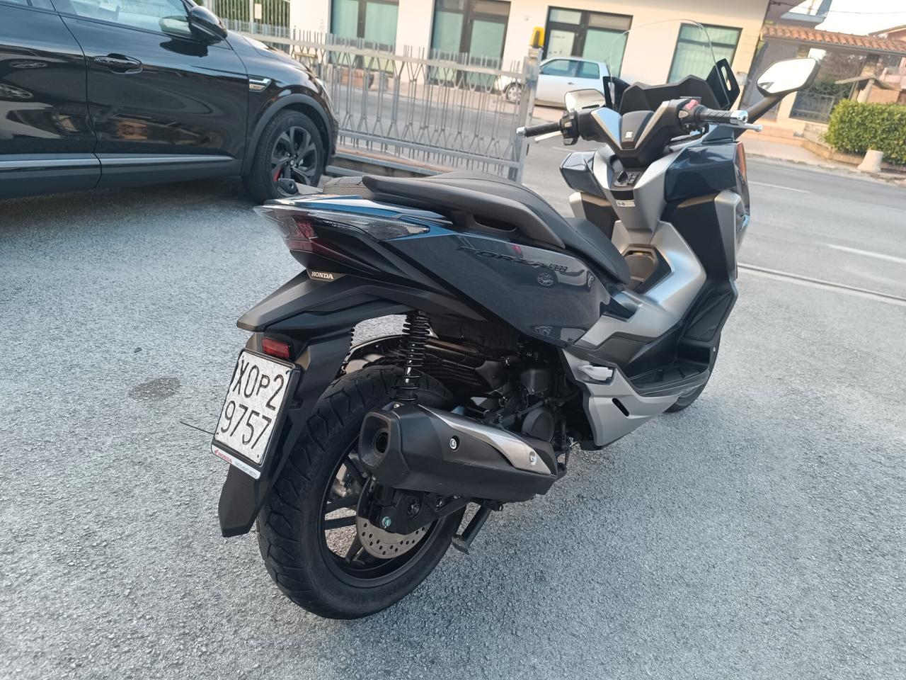 HONDA FORZA 300