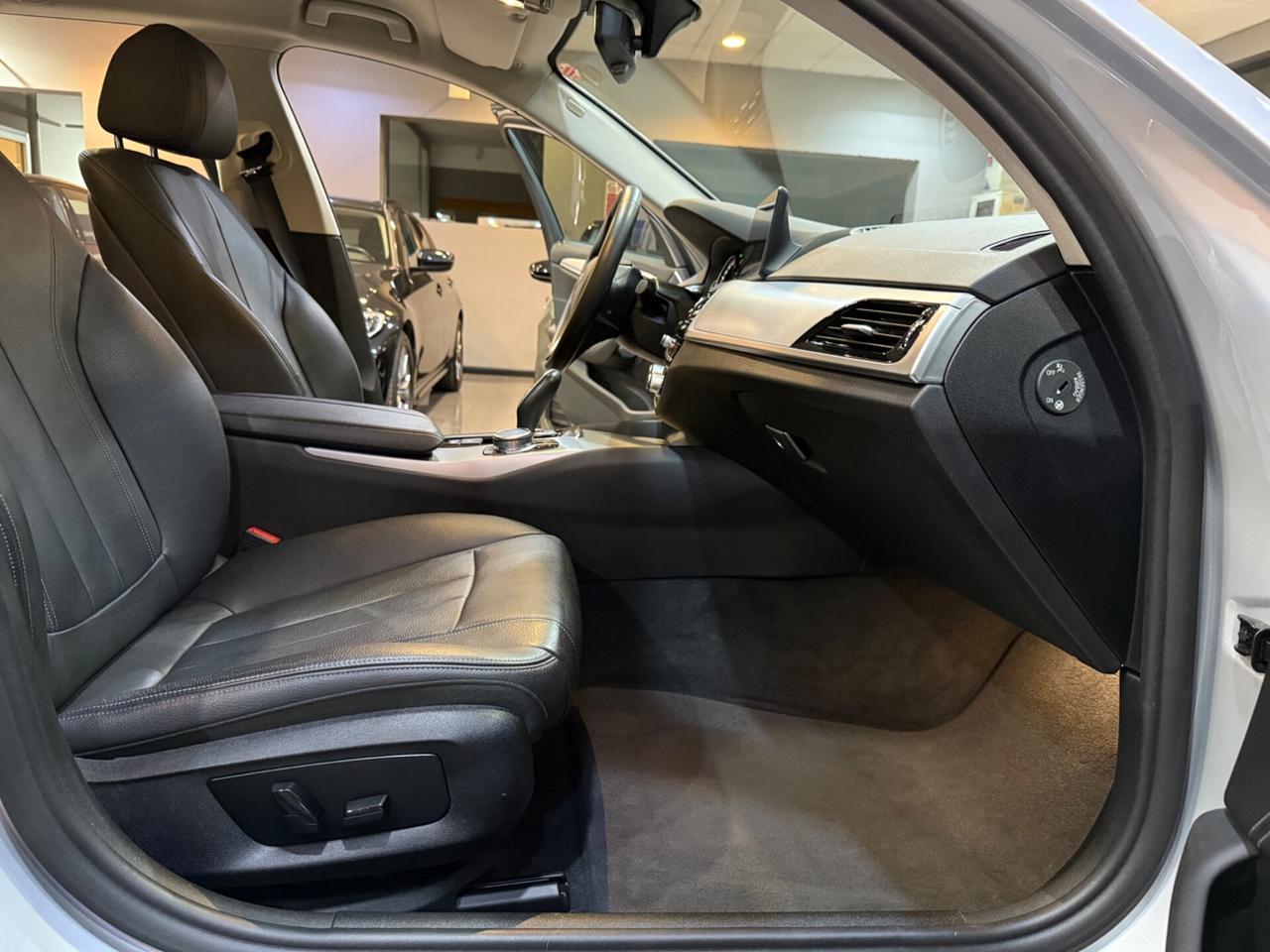 Bmw 520 G31Touring 520d xdrive Luxury GANCIO TRAINO !