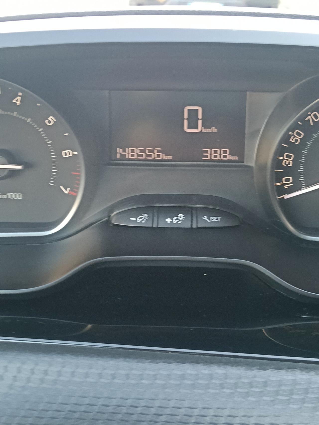 Peugeot 2008 Puretech active