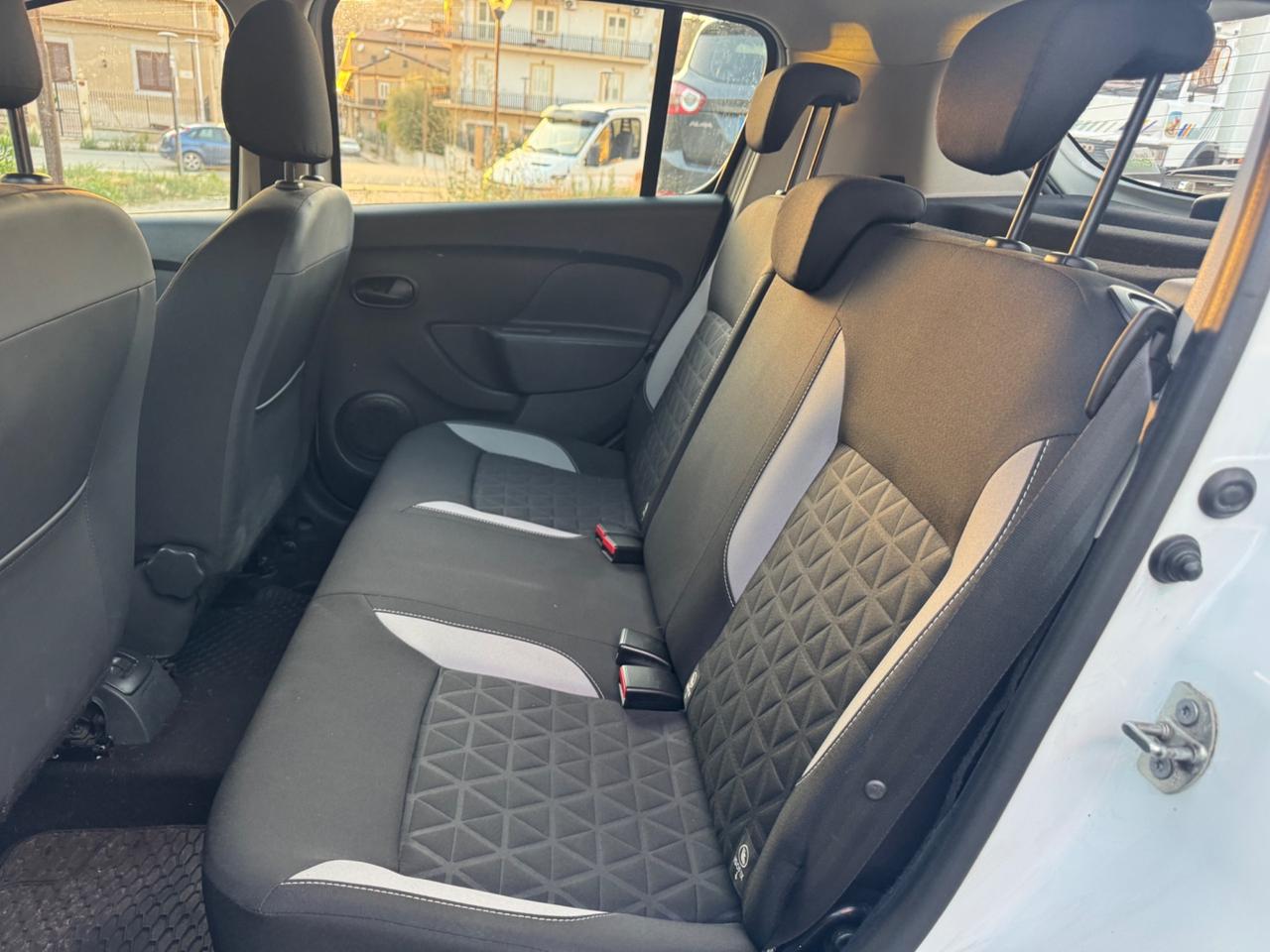 DACIA SANDERO STEPWAY 1.5 DCI PRESTIGE NAVI FULL