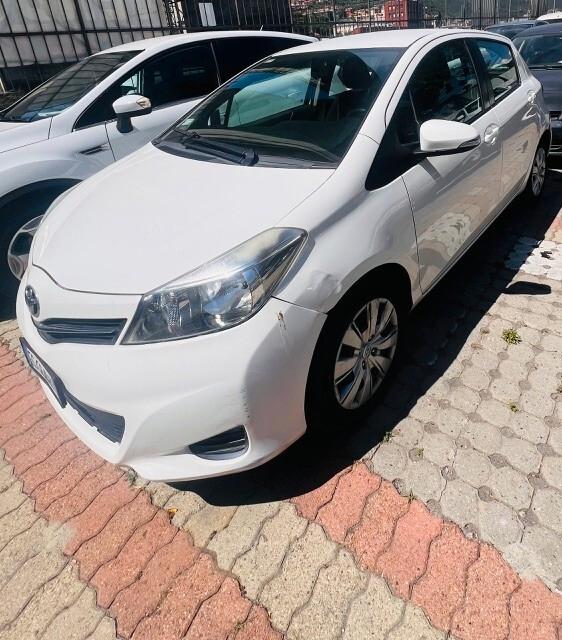 Toyota Yaris 1.0 5 porte Lounge