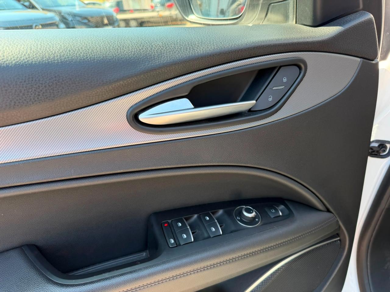 Alfa Romeo Stelvio 2.2 Turbodiesel 160 CV AT8 RWD Super