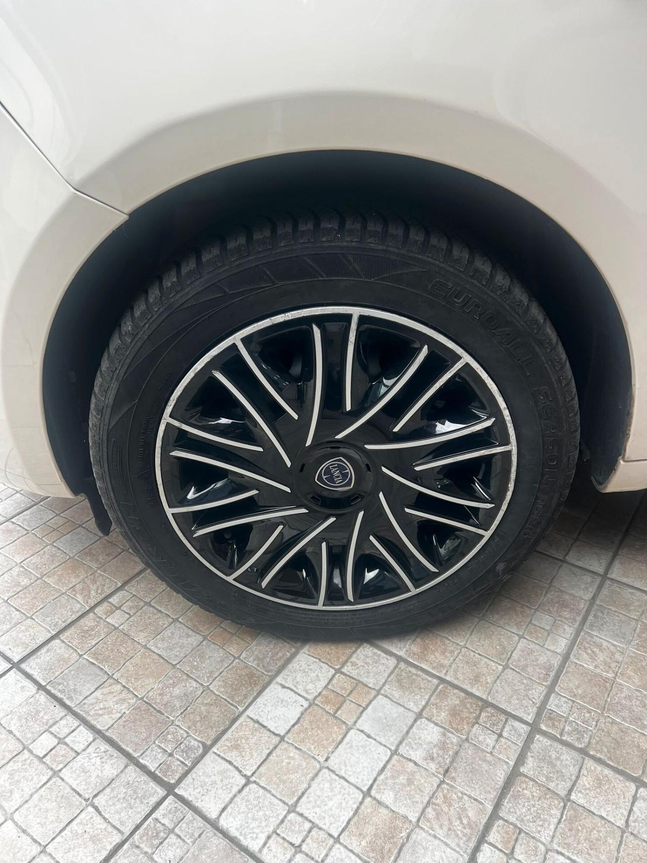 Lancia Ypsilon 1.3 MJT 16V 95 CV 5 porte S&S Gold