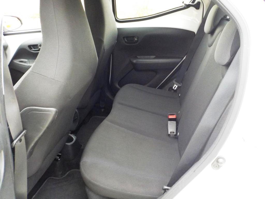 Toyota Aygo Connect 1.0 VVT-i 72 CV 5 porte x-play