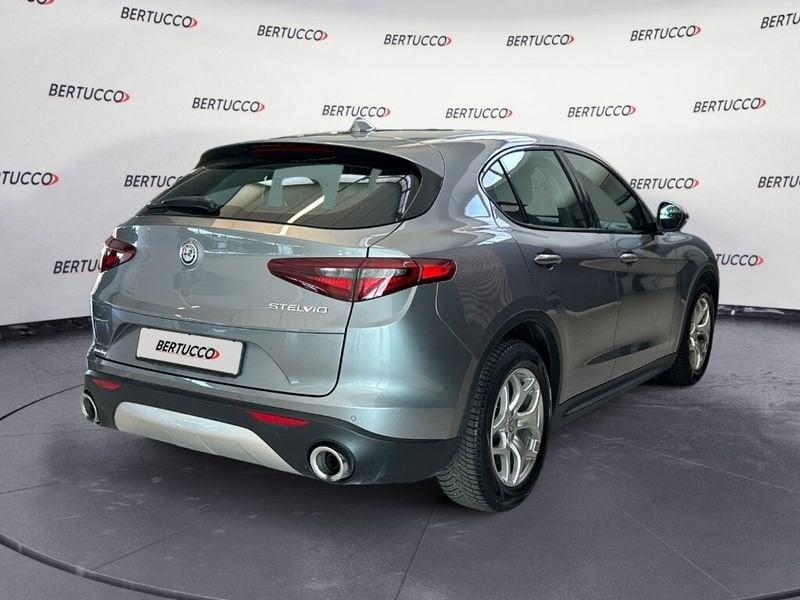 Alfa Romeo Stelvio 2.2 Turbodiesel 160 CV AT8 RWD Business