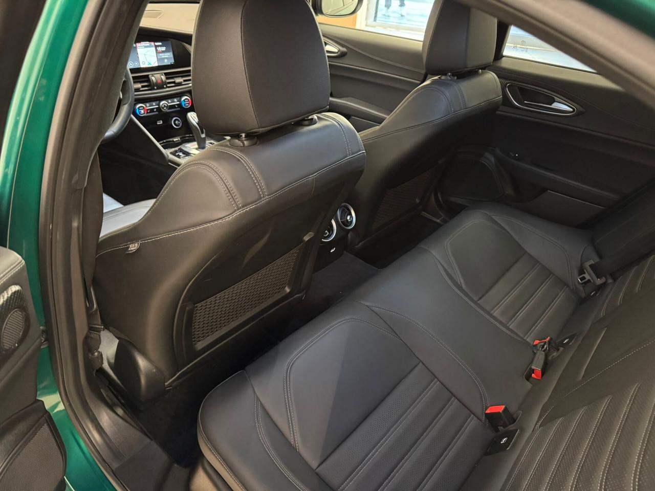 Alfa Romeo Giulia 2.9 V6 Bi-Turbo AT8 Quadrifoglio