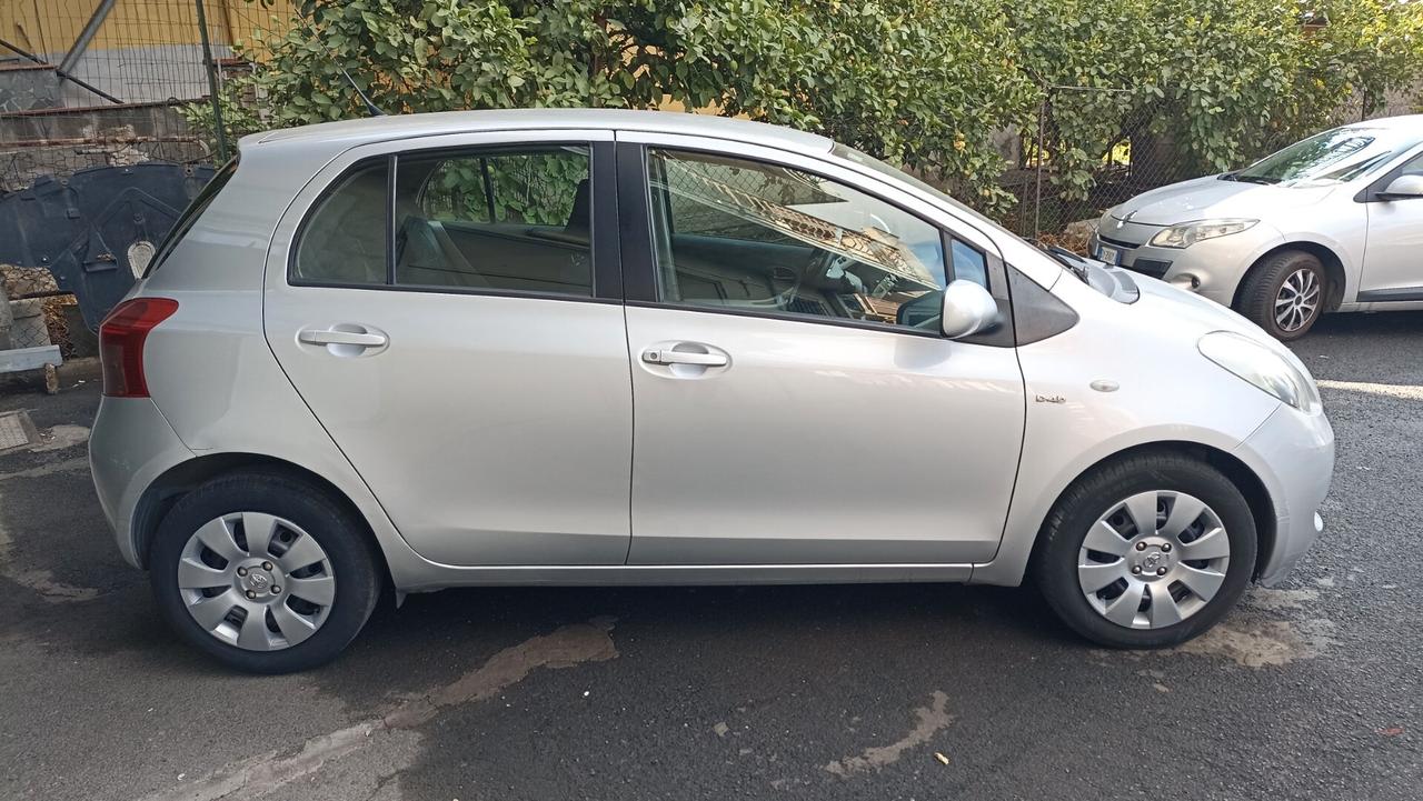 Toyota Yaris 1.4 D-4D 5 porte M-MT Sol automatica