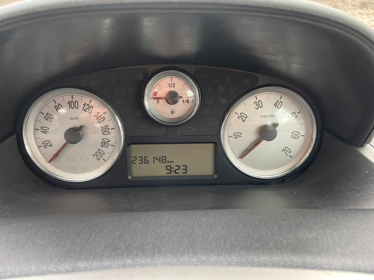 LANCIA YPSILON 1.3MJT ARGENTO 75cv