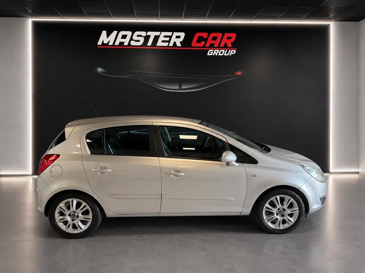 Opel Corsa 1.2 5 porte Cosmo