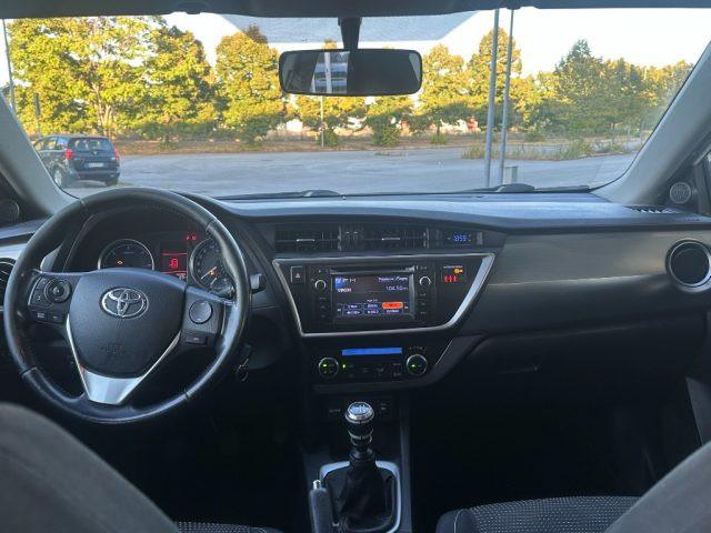 TOYOTA Auris Touring Sports 1.4 D-4D Lounge
