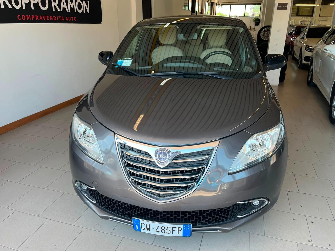 Lancia Ypsilon 1.2 69 CV 5 porte Platinum