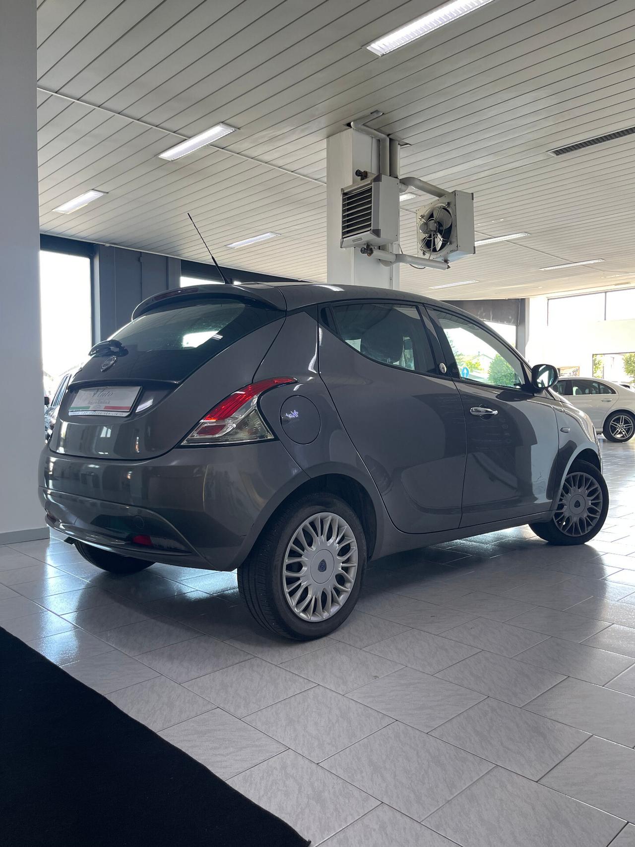 Lancia Ypsilon 1.2 69 CV 5 porte GPL Ecochic Gold