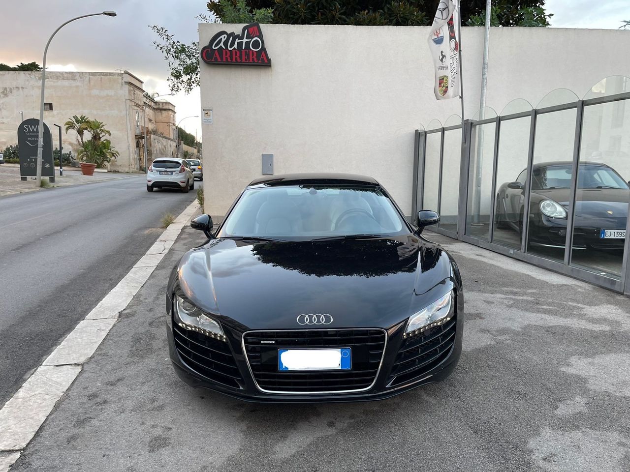 Audi R8 4.2 V8 FSI quattro R tronic