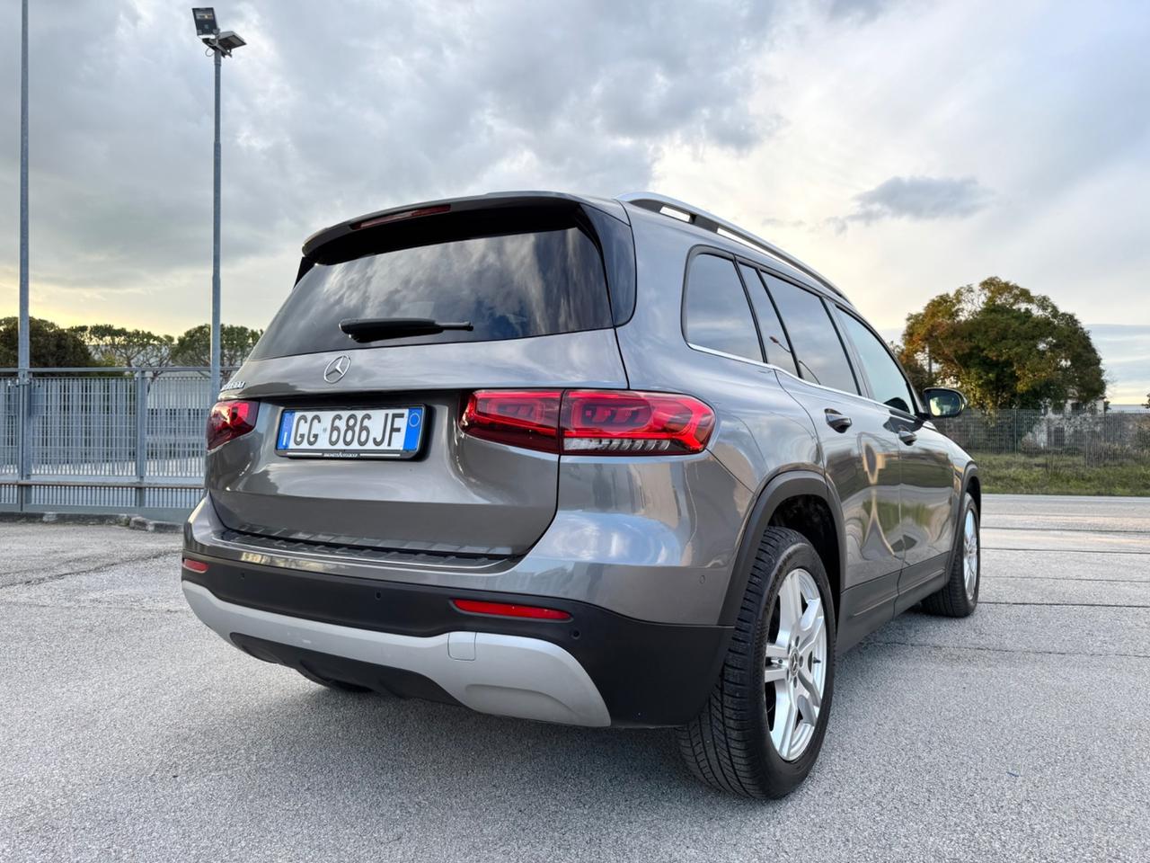 MERCEDES GLB 180d Sport - Luci Ambient Navi 18