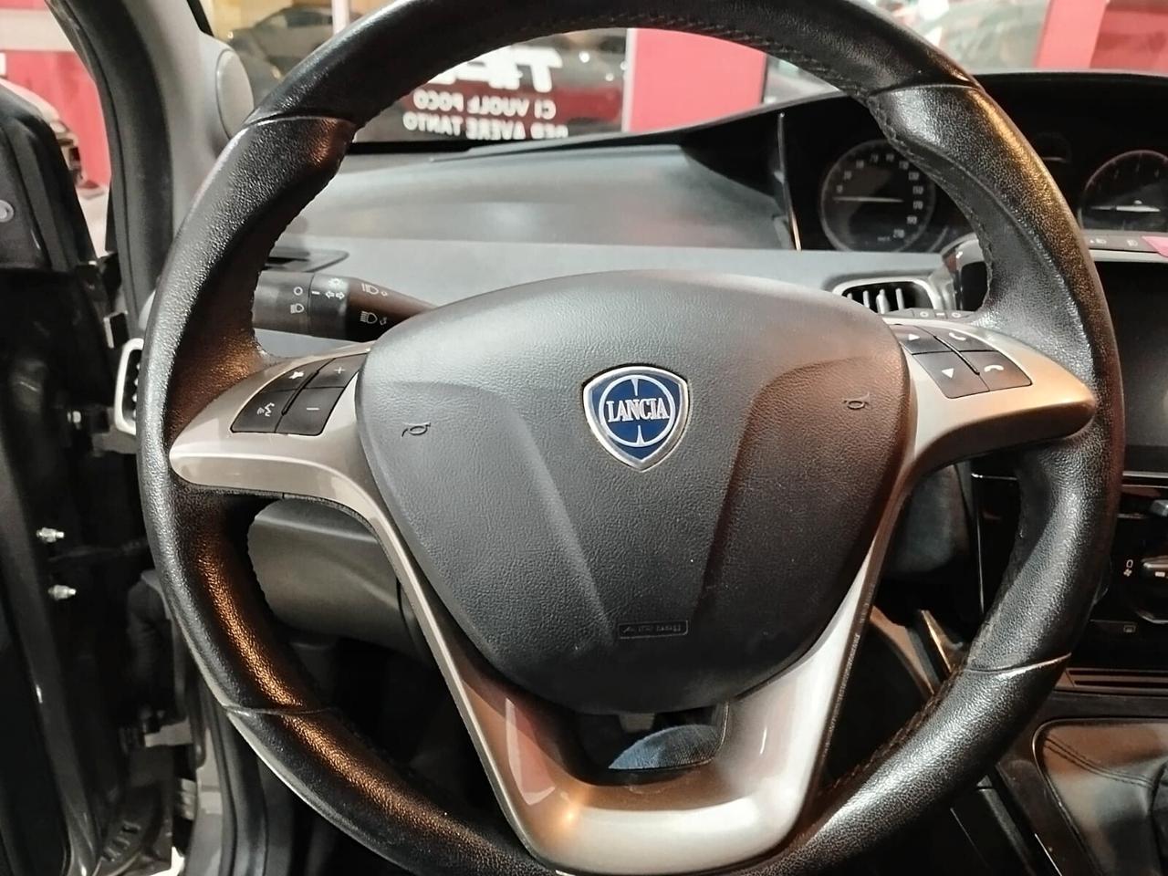 Lancia Ypsilon 1.0 FireFly 5 porte S&S Hybrid Gold