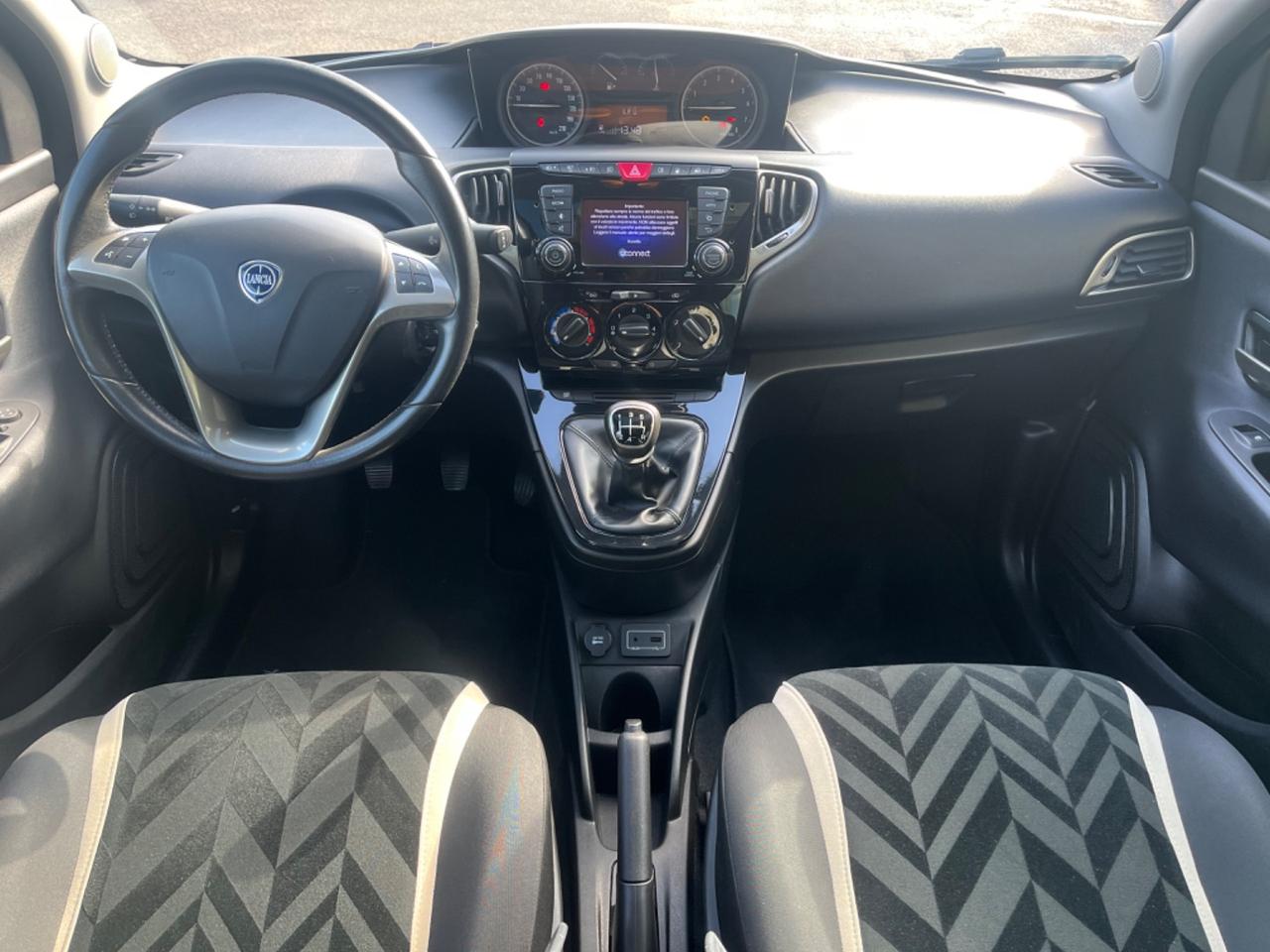 Lancia Ypsilon 1.2 69 CV 5 porte GPL Ecochic Platino