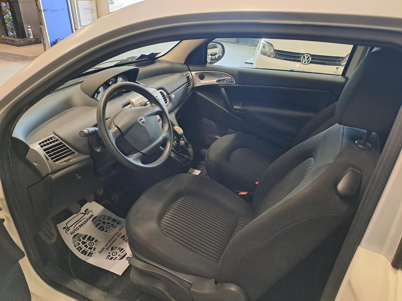 Lancia Ypsilon 1.4 Platino Ecochic GPL