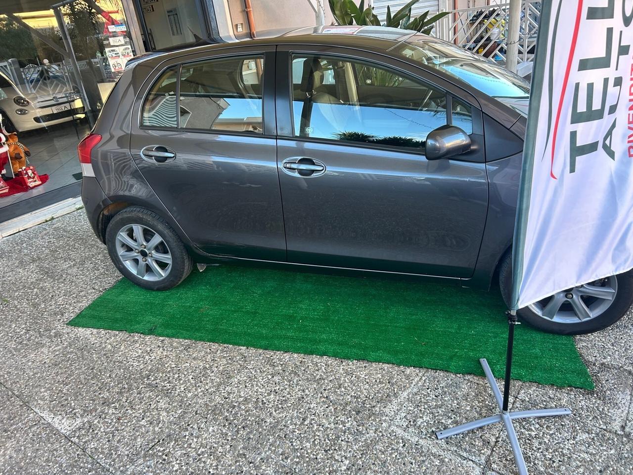 Toyota Yaris 1.0 5 porte