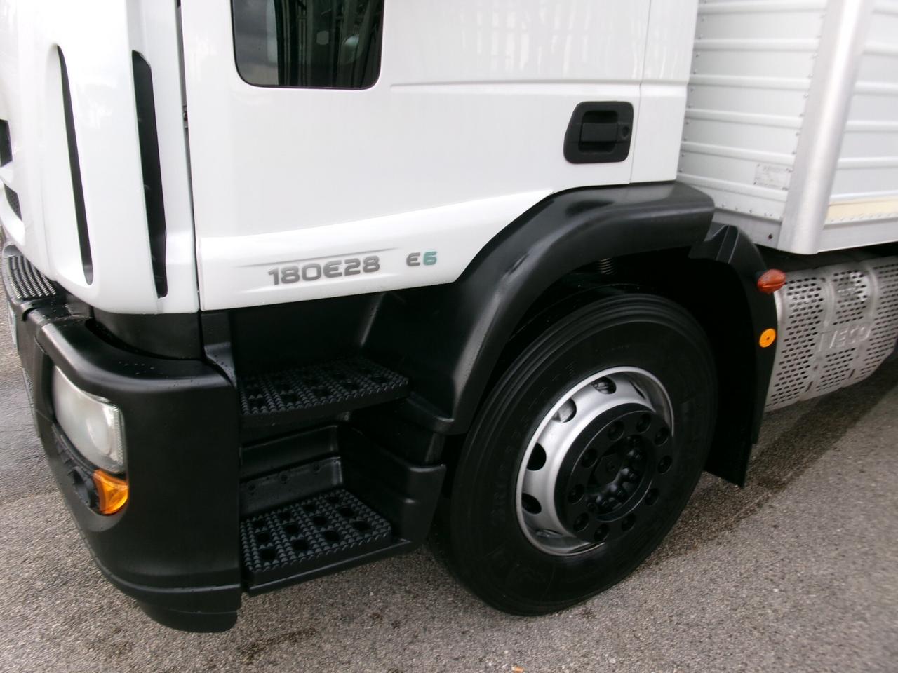 Iveco EUROCARGO 180/28 E6 FURGONE 9.60+ PEDANA **MOTORE NUOVO**