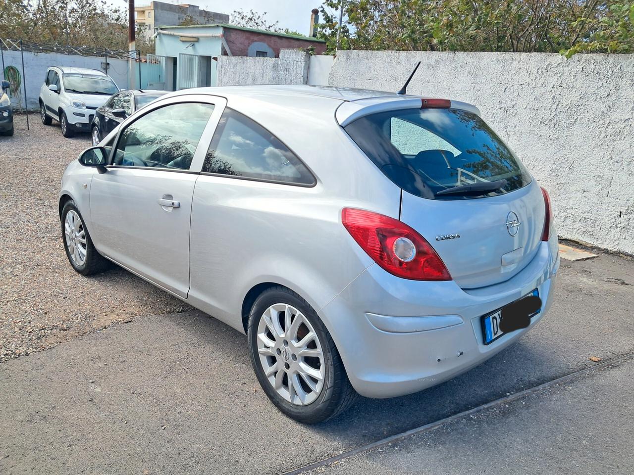 Opel Corsa 1.2 80CV 3 porte GPL