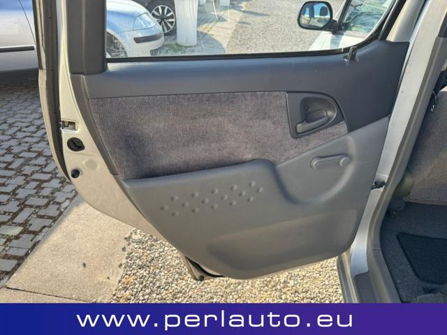 TOYOTA Yaris Verso 1.3i 16V cat Sol